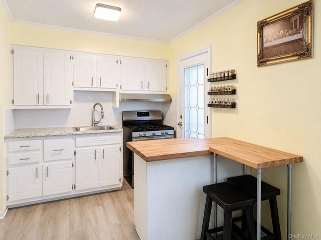 184 E Chester Street, Valley Stream, NY 11580