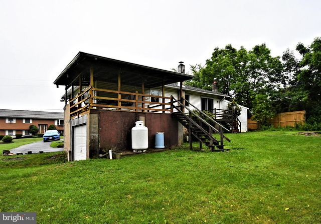 31 ALLEGHENY ST, Boyertown, PA 19512