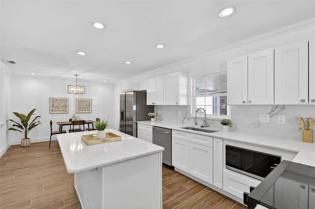 8317 BOXWOOD DRIVE, Tampa, FL 33615