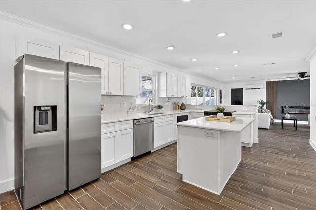 8317 BOXWOOD DRIVE, Tampa, FL 33615