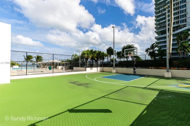 600 NE 36th St 317, Miami, FL 33137