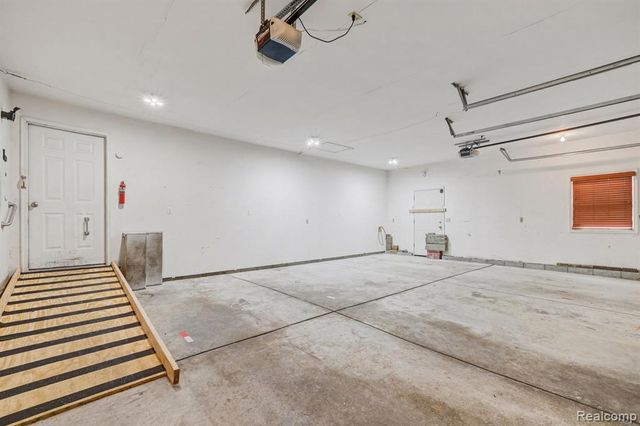 10085 N Hunt Court, Davison, MI 48423