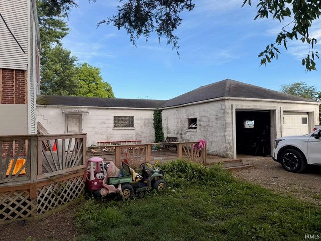 1884 S 200 Road, Huntington, IN 46750