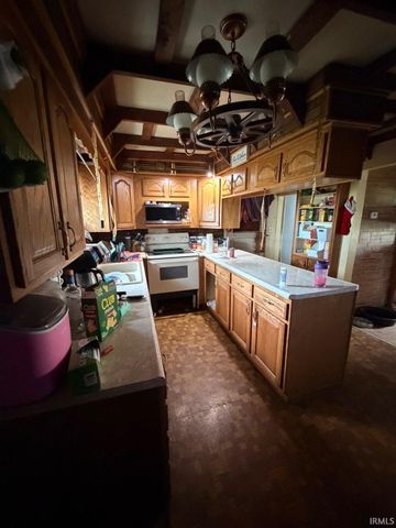 1884 S 200 Road, Huntington, IN 46750