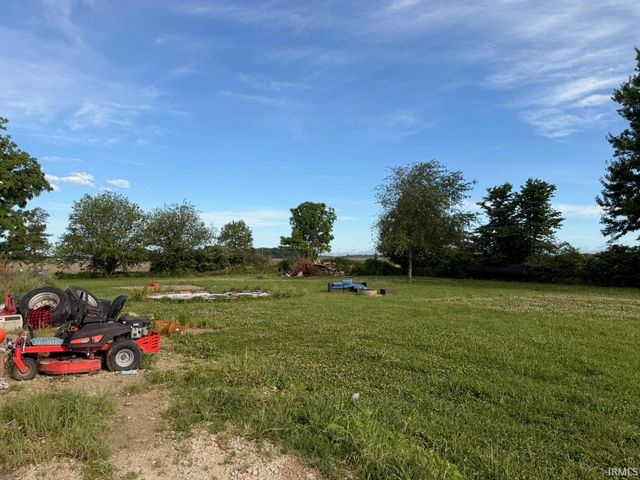 1884 S 200 Road, Huntington, IN 46750
