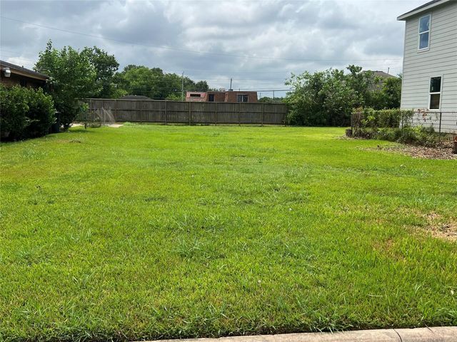 4810 Lingonberry Street, Houston, TX 77033