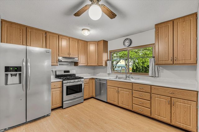 1425 W 54th Street, Davenport, IA 52806