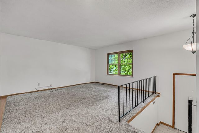 1425 W 54th Street, Davenport, IA 52806