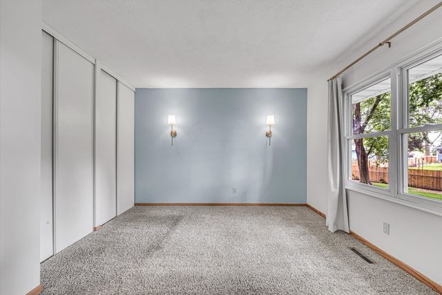 1425 W 54th Street, Davenport, IA 52806