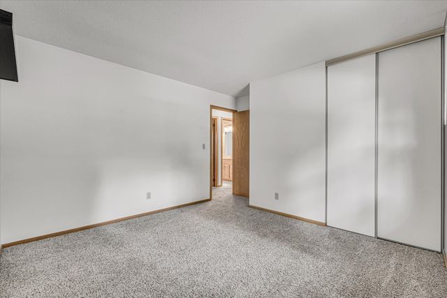 1425 W 54th Street, Davenport, IA 52806