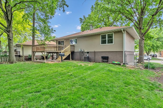 1425 W 54th Street, Davenport, IA 52806