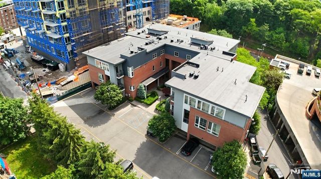 1600 Kaufer Lane 5, Fort Lee, NJ 07024