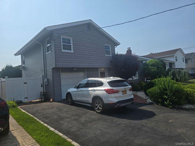 31 Oxford Road, East Rockaway, NY 11518