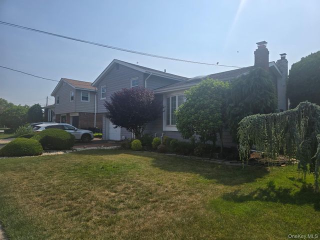 31 Oxford Road, East Rockaway, NY 11518