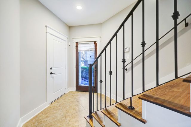 107 Riley Lane, Houston, TX 77003