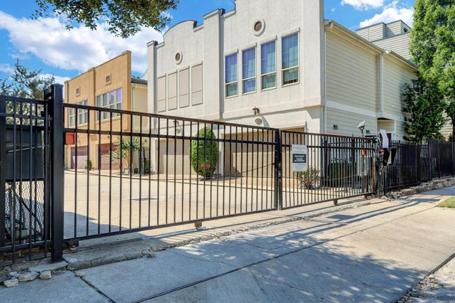 107 Riley Lane, Houston, TX 77003