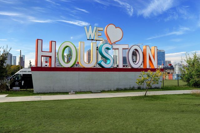 107 Riley Lane, Houston, TX 77003