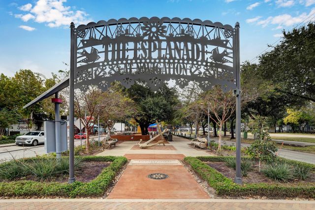 107 Riley Lane, Houston, TX 77003