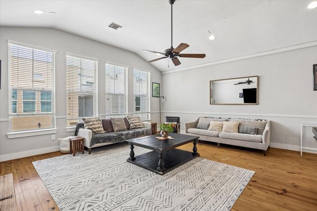 107 Riley Lane, Houston, TX 77003