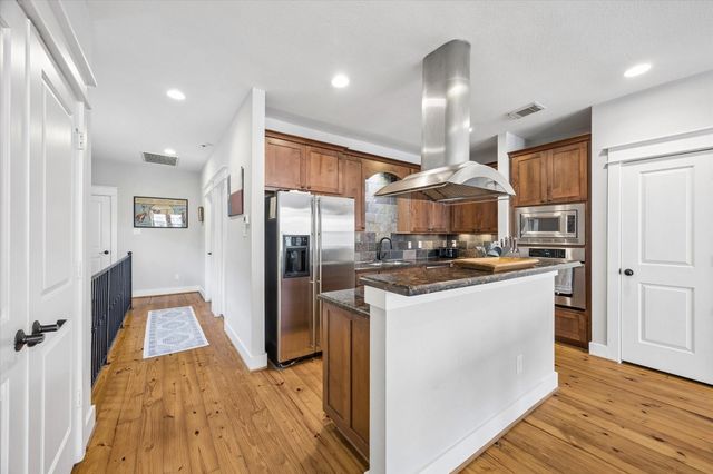 107 Riley Lane, Houston, TX 77003