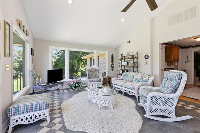 29585 Somerset Road, Paola, KS 66071