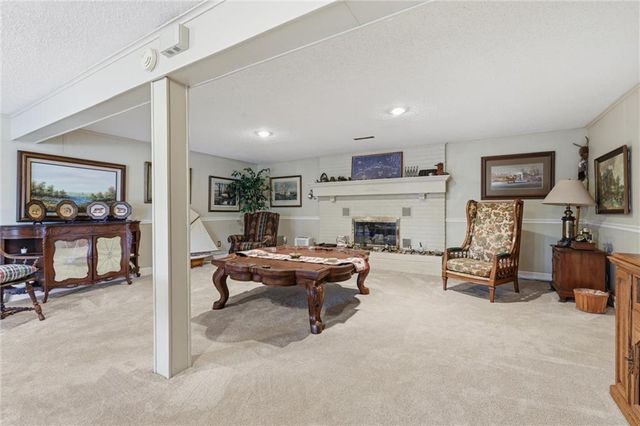 29585 Somerset Road, Paola, KS 66071