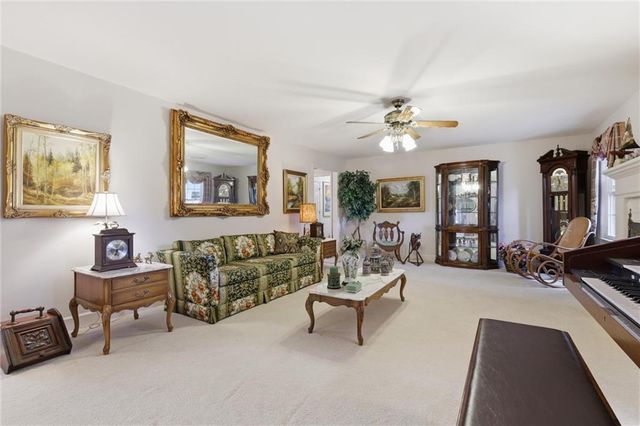 29585 Somerset Road, Paola, KS 66071