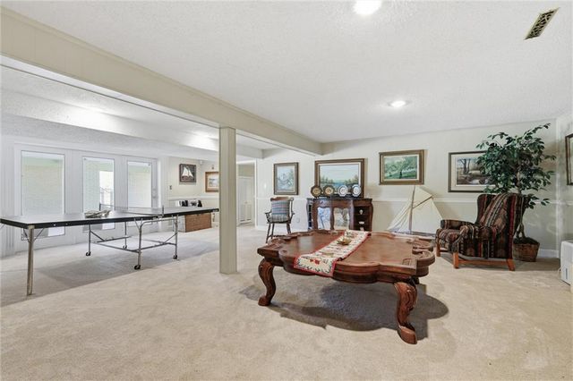 29585 Somerset Road, Paola, KS 66071
