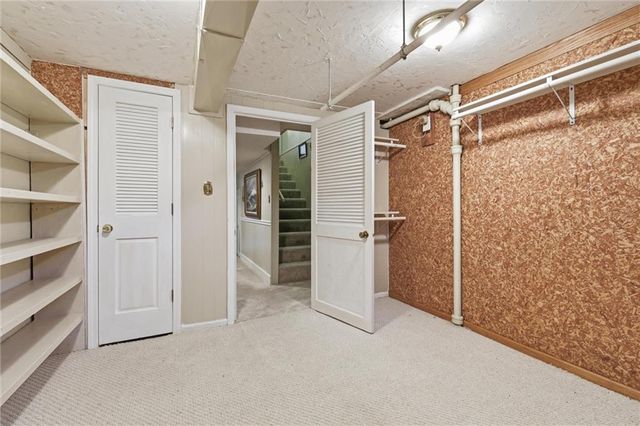 29585 Somerset Road, Paola, KS 66071