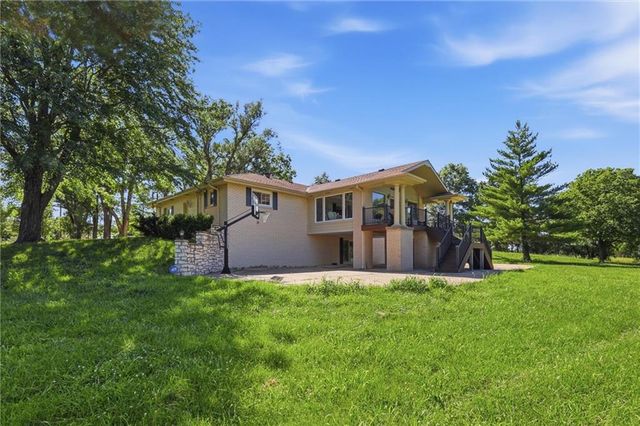 29585 Somerset Road, Paola, KS 66071