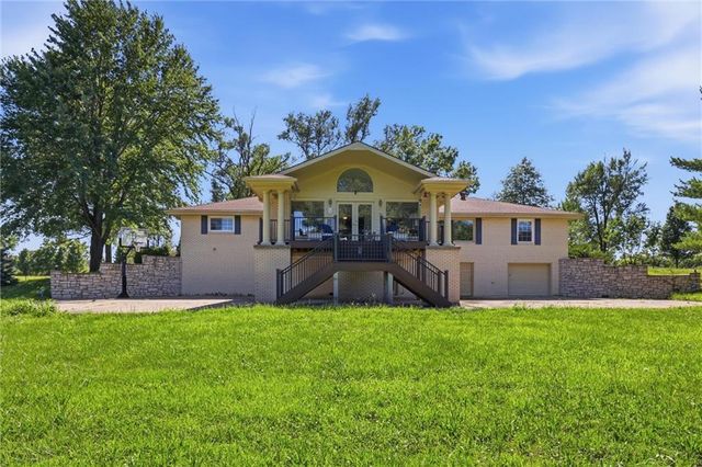29585 Somerset Road, Paola, KS 66071