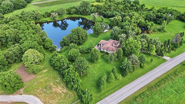 29585 Somerset Road, Paola, KS 66071