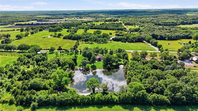 29585 Somerset Road, Paola, KS 66071