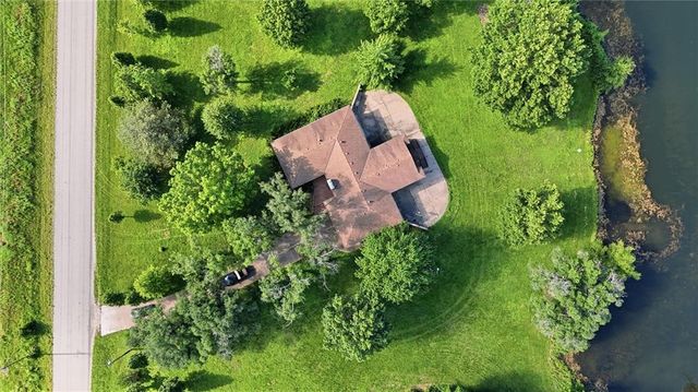 29585 Somerset Road, Paola, KS 66071