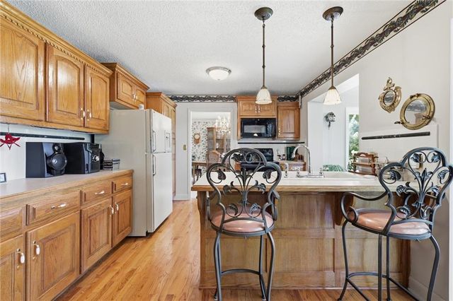 29585 Somerset Road, Paola, KS 66071