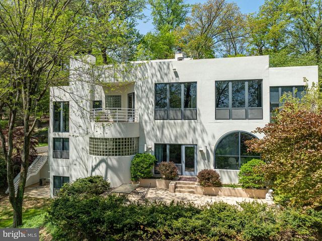 910 PENNWOOD CIR, Lancaster, PA 17601