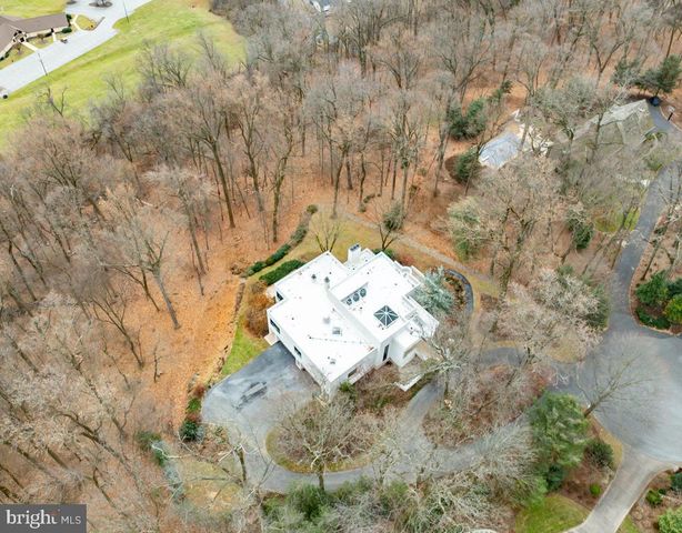910 PENNWOOD CIR, Lancaster, PA 17601
