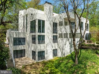910 PENNWOOD CIR, Lancaster, PA 17601