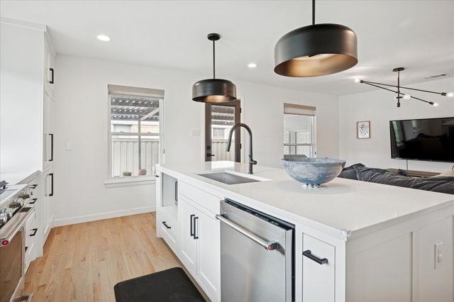 3148 Woodwind Lane, Dallas, TX 75229