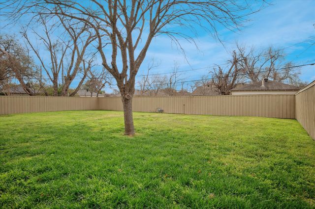 3148 Woodwind Lane, Dallas, TX 75229