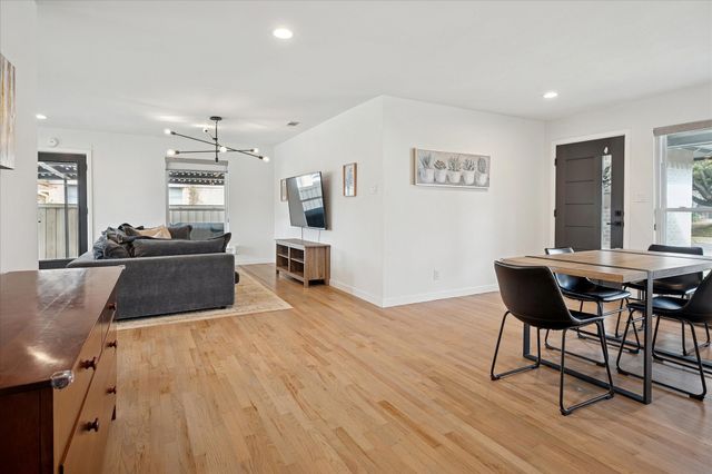 3148 Woodwind Lane, Dallas, TX 75229