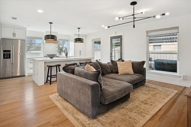 3148 Woodwind Lane, Dallas, TX 75229