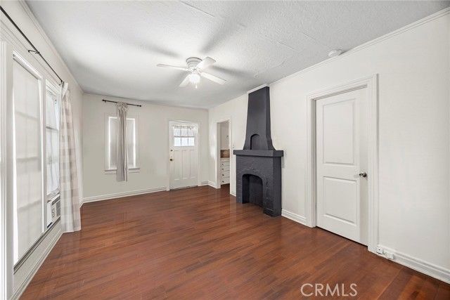 1842 Temple Avenue, Signal Hill, CA 90755