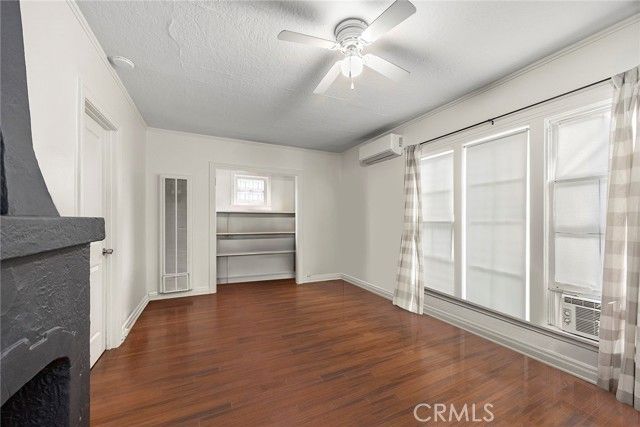 1842 Temple Avenue, Signal Hill, CA 90755