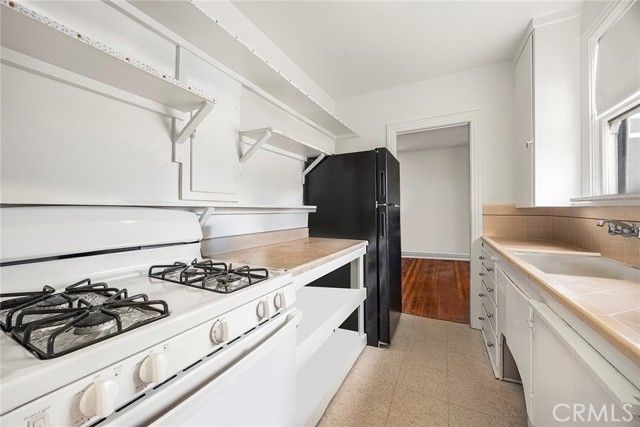 1842 Temple Avenue, Signal Hill, CA 90755