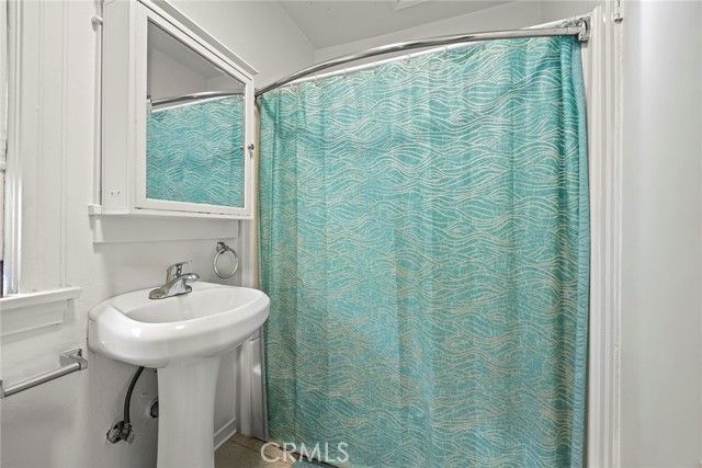 1842 Temple Avenue, Signal Hill, CA 90755