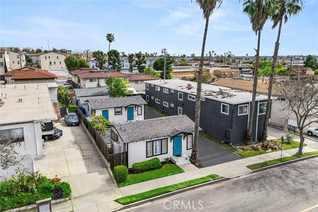 1842 Temple Avenue, Signal Hill, CA 90755