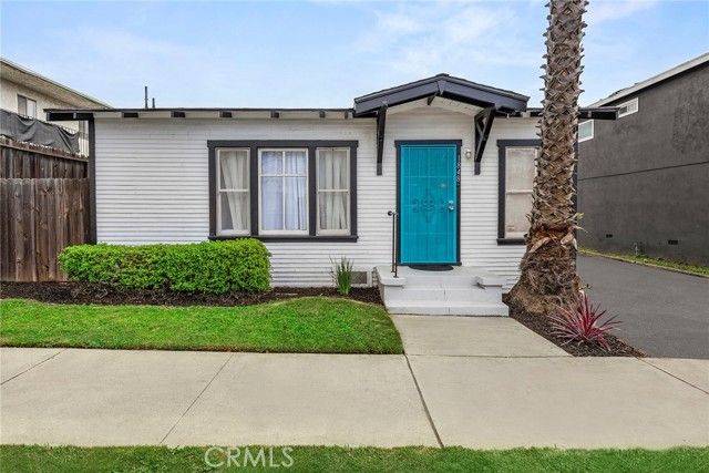 1842 Temple Avenue, Signal Hill, CA 90755