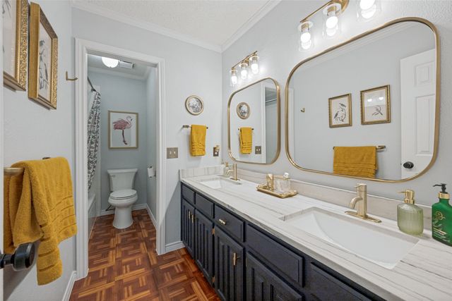 700 Reese Lane, Hurst, TX 76054