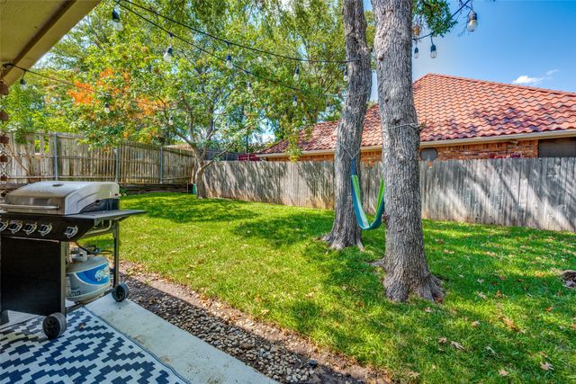 700 Reese Lane, Hurst, TX 76054